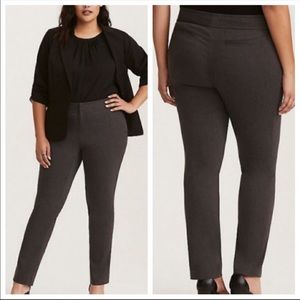 TORRID NOIR STRAIGHT LEG DELUXE STRETCH PANT 26s
